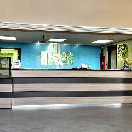 Days Inn & Suites By Wyndham Sam Houston Tollway Jersey Village المظهر الخارجي الصورة