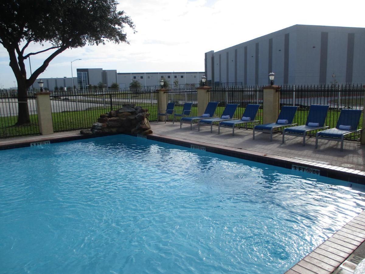 Days Inn & Suites By Wyndham Sam Houston Tollway Jersey Village المظهر الخارجي الصورة