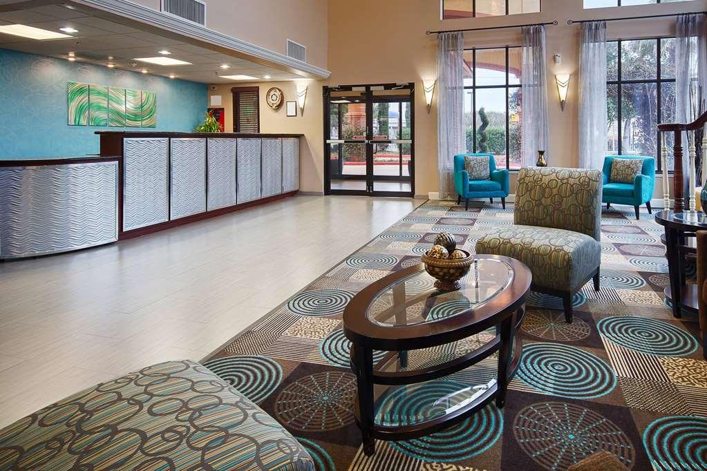 Days Inn & Suites By Wyndham Sam Houston Tollway Jersey Village المظهر الداخلي الصورة