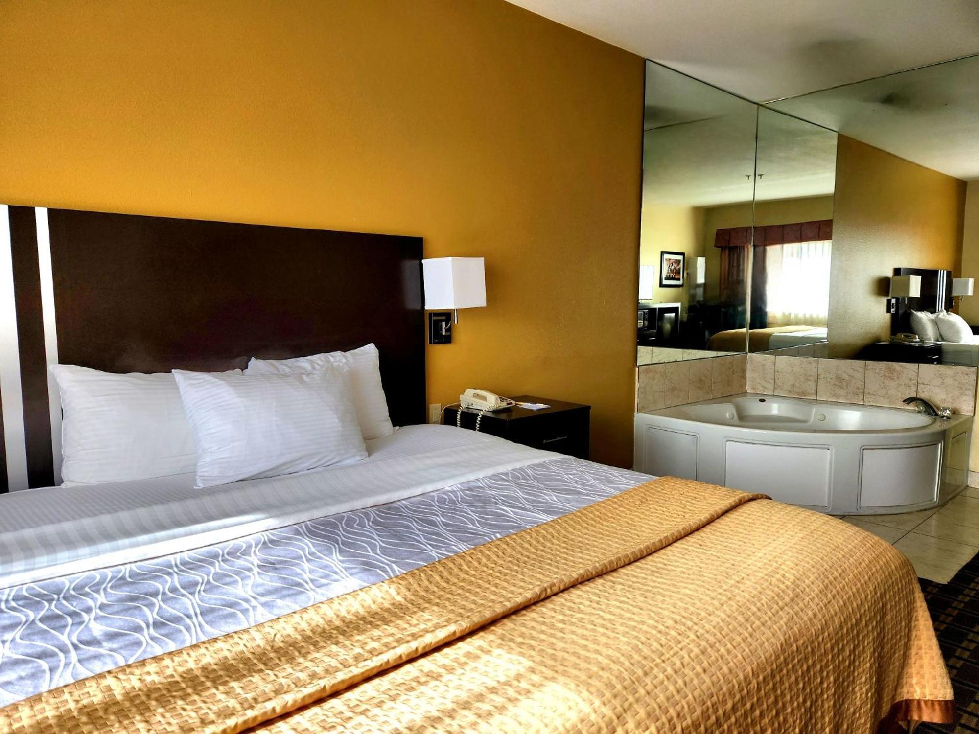 Days Inn & Suites By Wyndham Sam Houston Tollway Jersey Village المظهر الخارجي الصورة