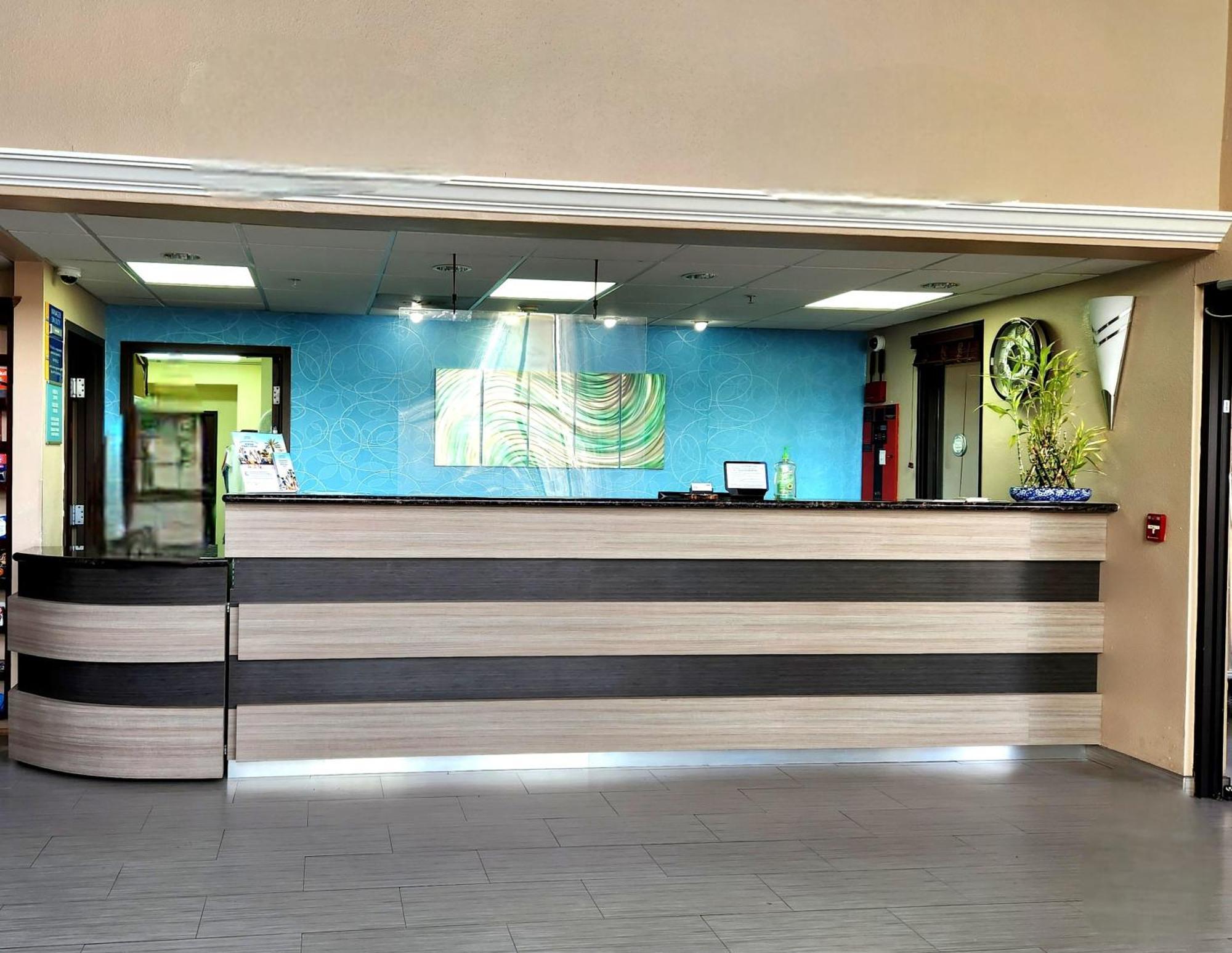 Days Inn & Suites By Wyndham Sam Houston Tollway Jersey Village المظهر الخارجي الصورة