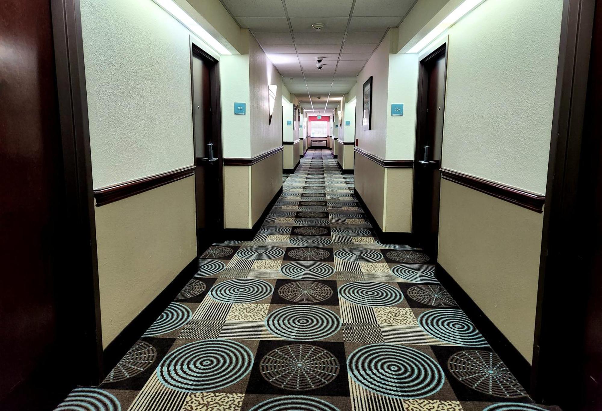 Days Inn & Suites By Wyndham Sam Houston Tollway Jersey Village المظهر الخارجي الصورة