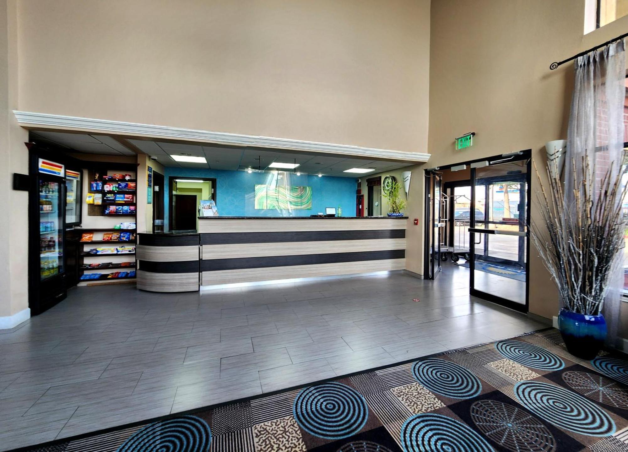 Days Inn & Suites By Wyndham Sam Houston Tollway Jersey Village المظهر الخارجي الصورة