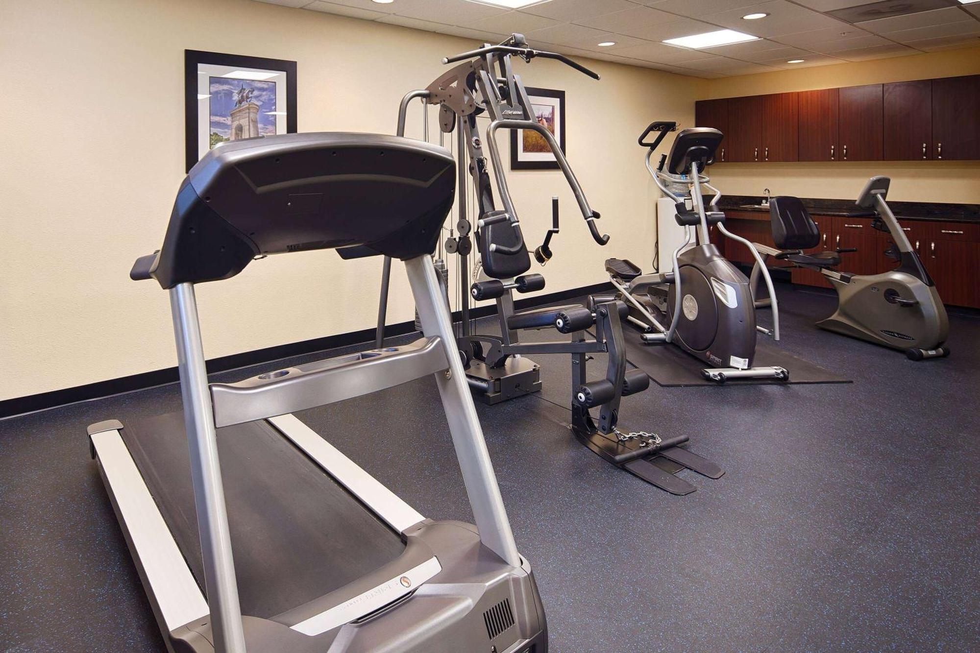 Days Inn & Suites By Wyndham Sam Houston Tollway Jersey Village المظهر الخارجي الصورة