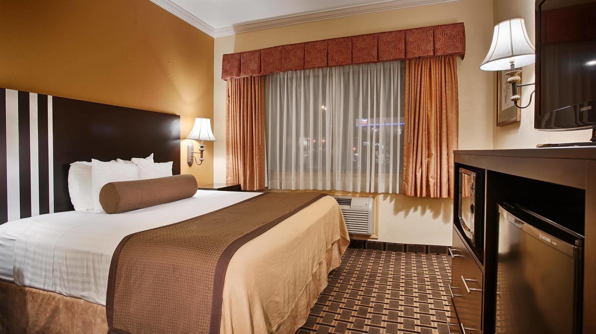 Days Inn & Suites By Wyndham Sam Houston Tollway Jersey Village المظهر الخارجي الصورة